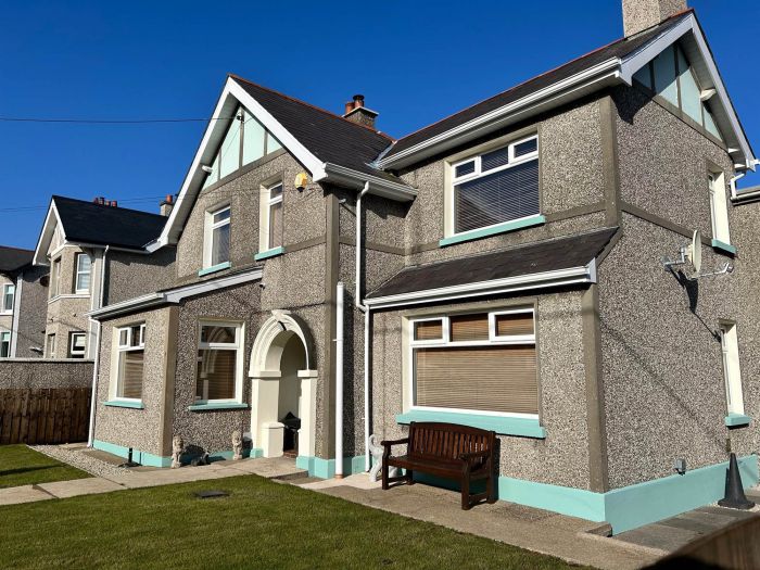 2 Beechwood Avenue