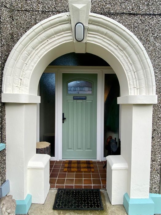 2 Beechwood Avenue