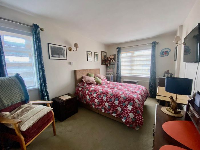 2 Beechwood Avenue