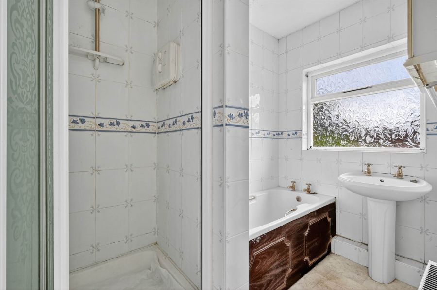 98 Marlborough Park Central