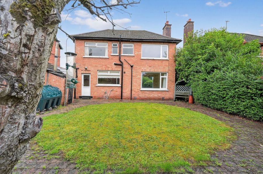 98 Marlborough Park Central