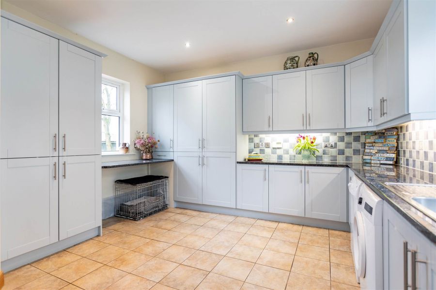 Cloverhill House, 39 Killynure Road West