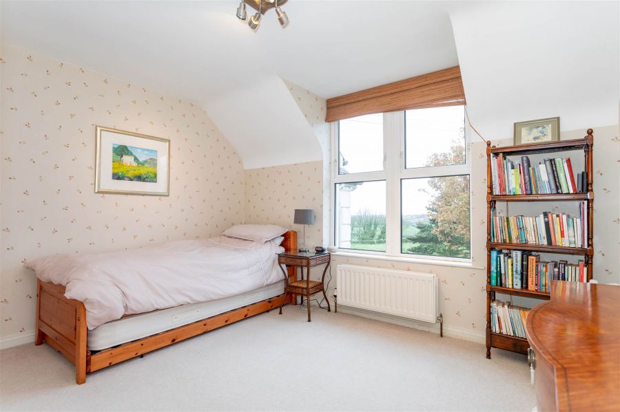 Cloverhill House, 39 Killynure Road West