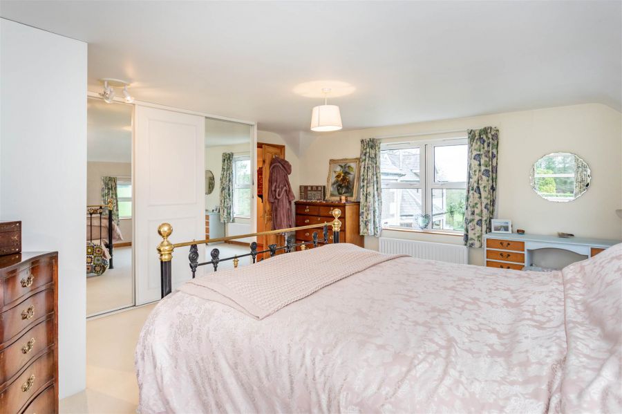 Cloverhill House, 39 Killynure Road West