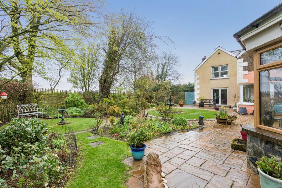 Cloverhill House, 39 Killynure Road West