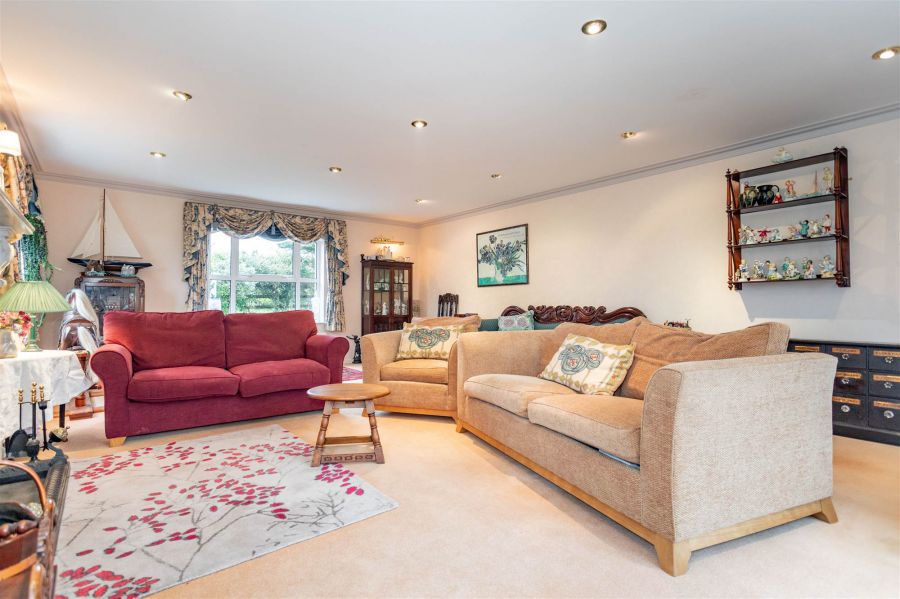Cloverhill House, 39 Killynure Road West