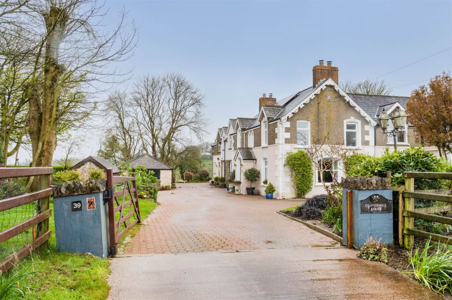 Cloverhill House, 39 Killynure Road West