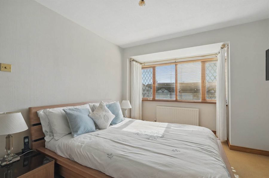 11 Meadowvale Gardens