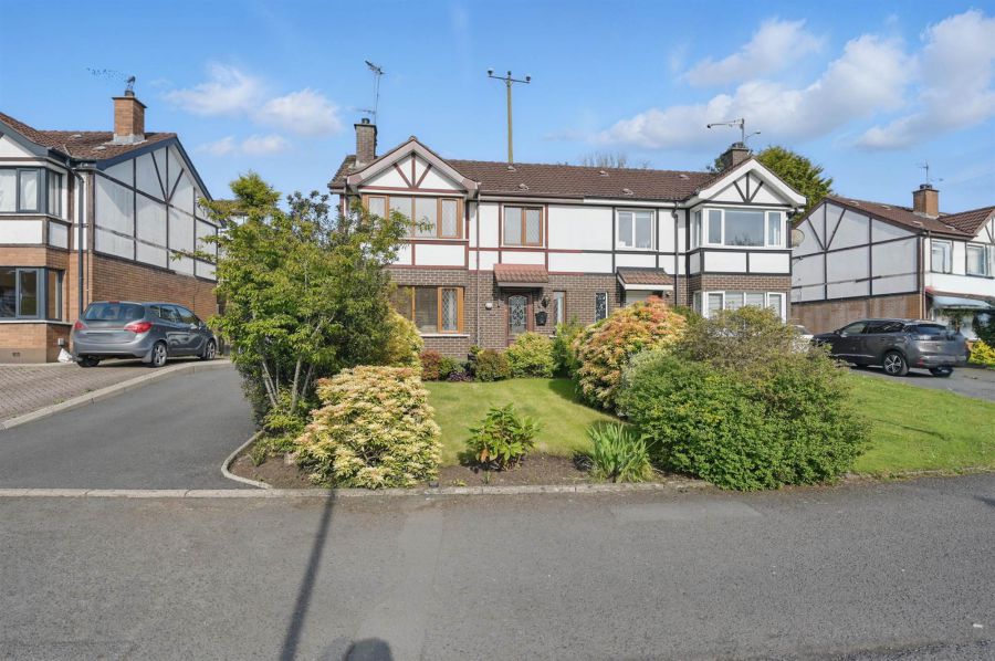 11 Meadowvale Gardens