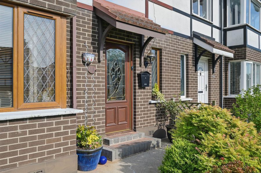 11 Meadowvale Gardens