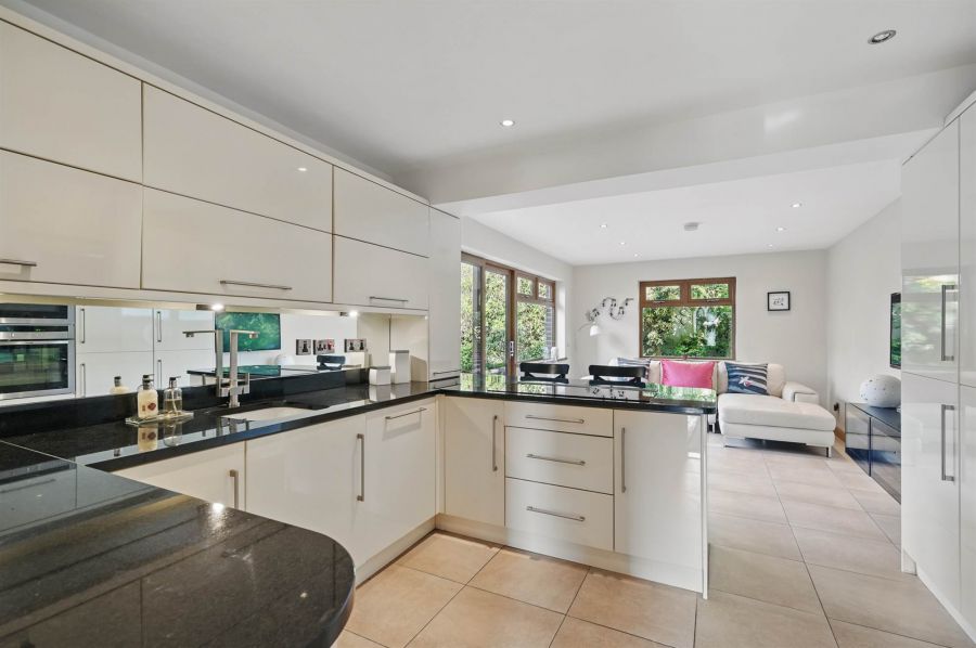 11 Meadowvale Gardens