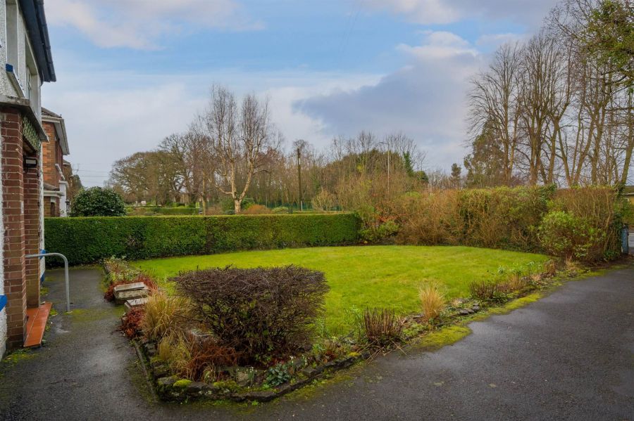 16 Upper Malone Road