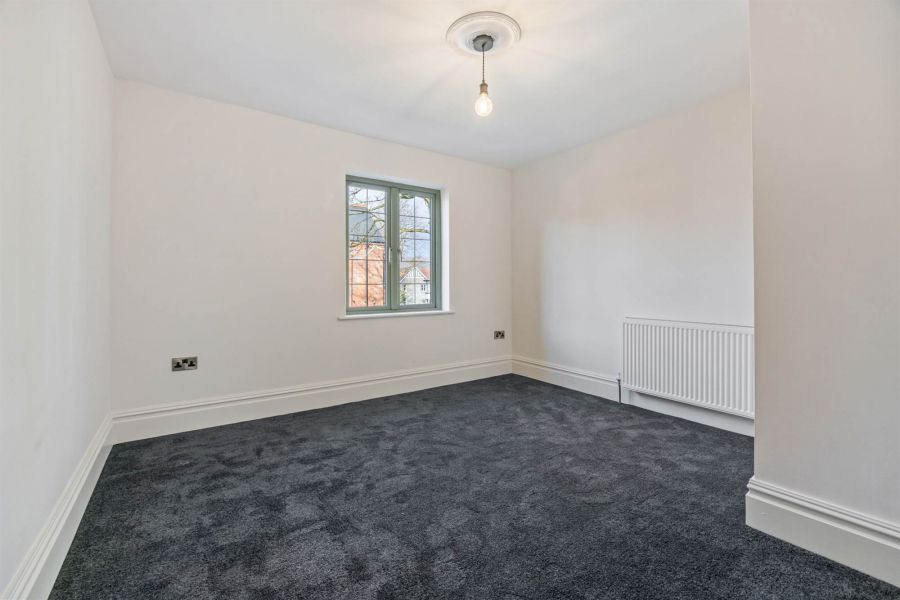 29 Myrtlefield Park