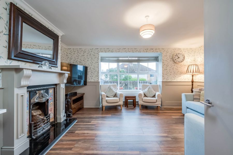 18A Cotswold Avenue