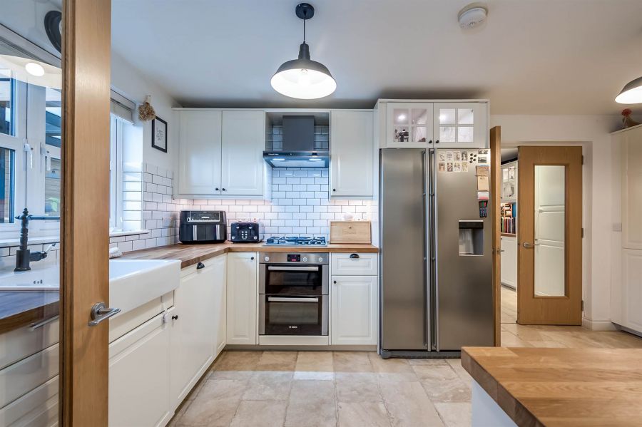 18A Cotswold Avenue