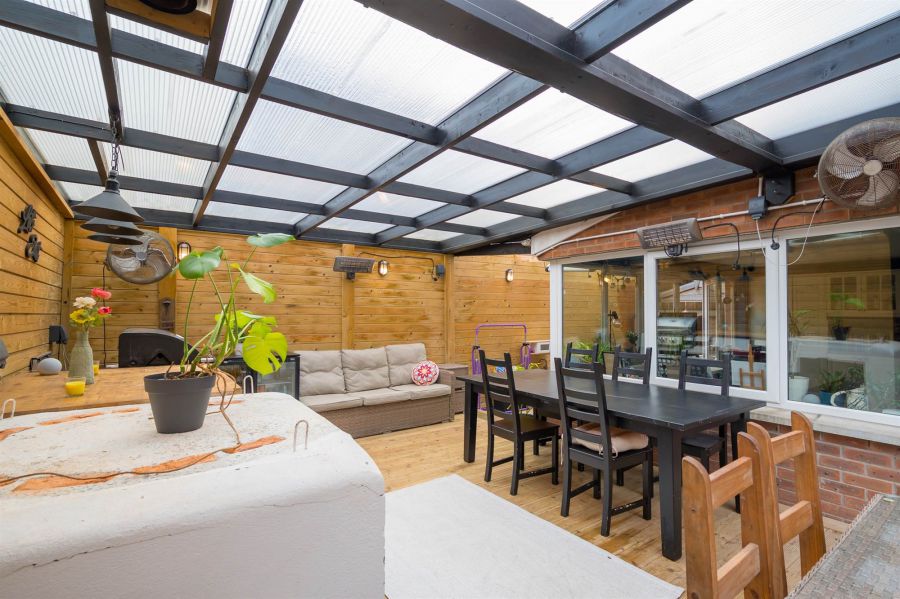 18A Cotswold Avenue