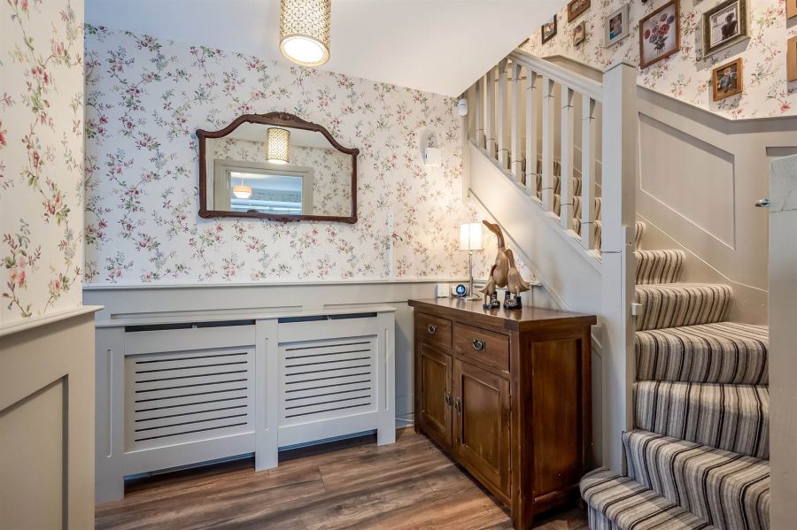 18A Cotswold Avenue