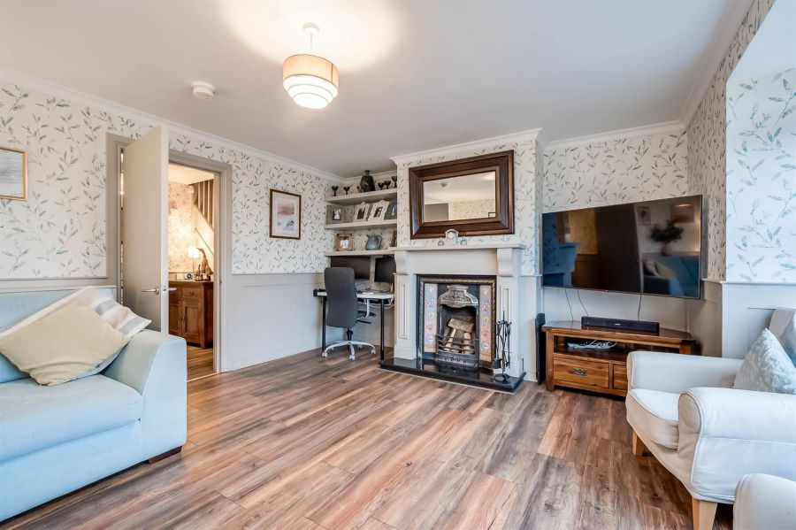 18A Cotswold Avenue