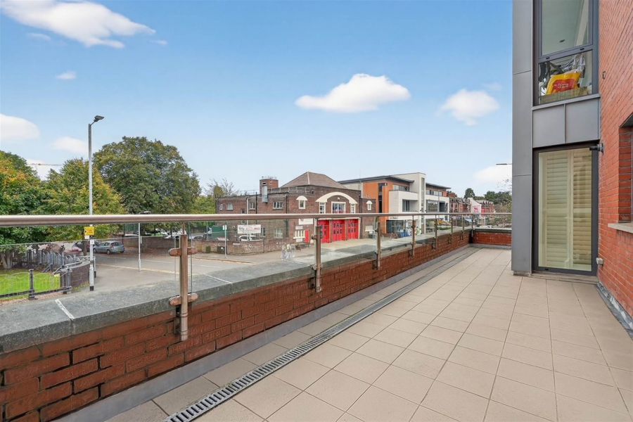 Apt 1 501 Lisburn Road