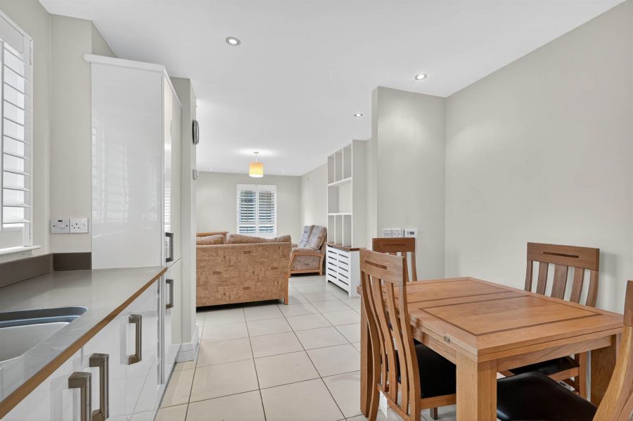 Apt 1 501 Lisburn Road