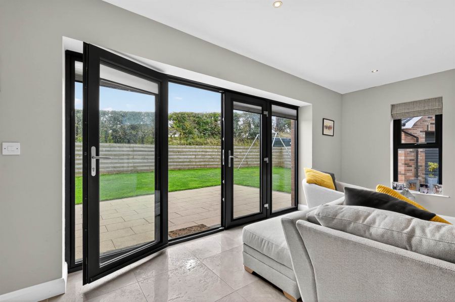 14 Chestnut Lodge