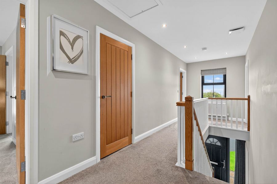 14 Chestnut Lodge