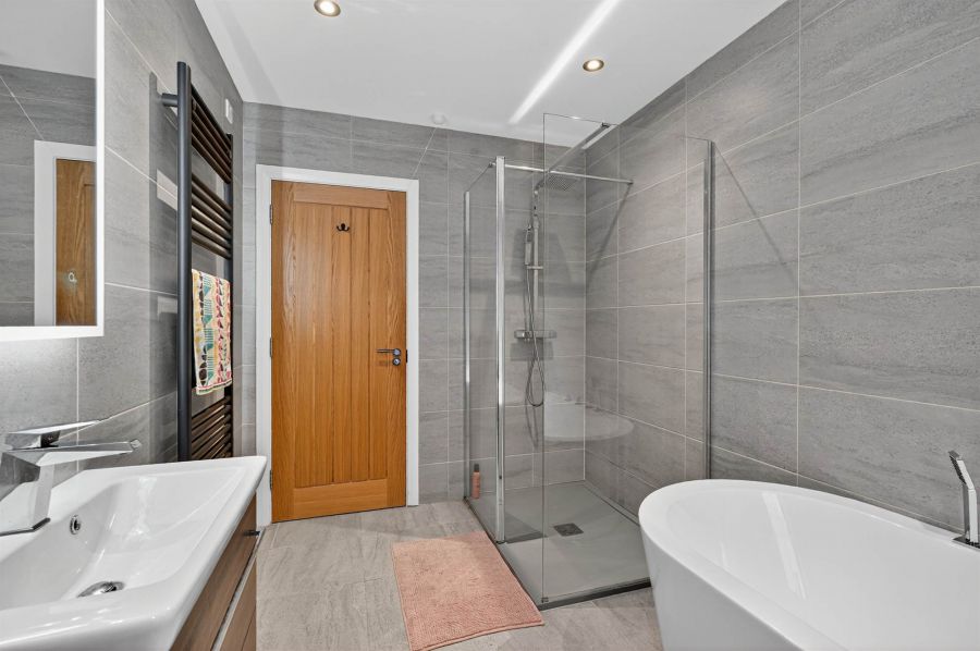 14 Chestnut Lodge