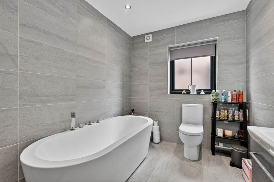 14 Chestnut Lodge