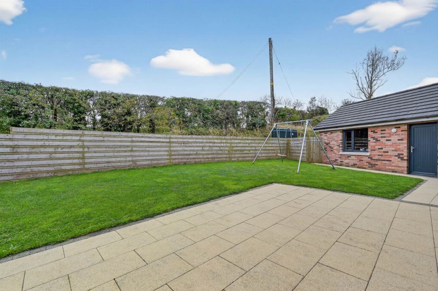 14 Chestnut Lodge