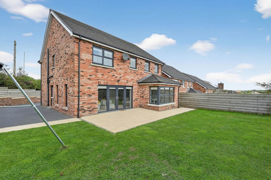 14 Chestnut Lodge