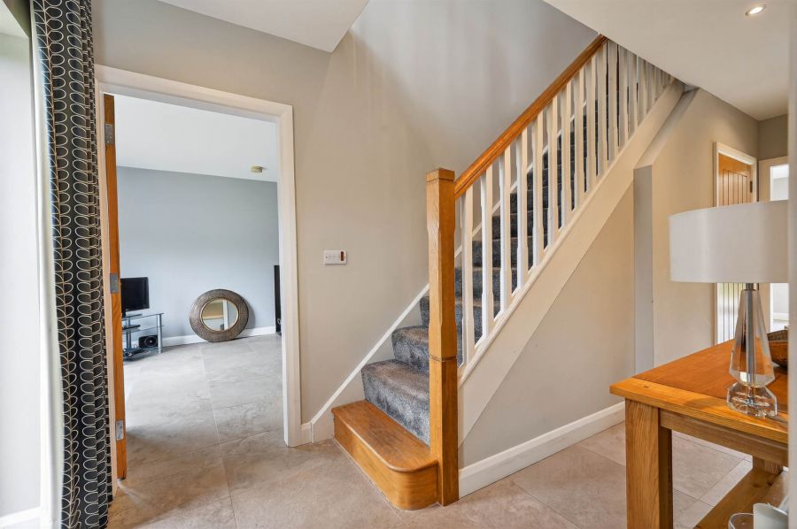 14 Chestnut Lodge