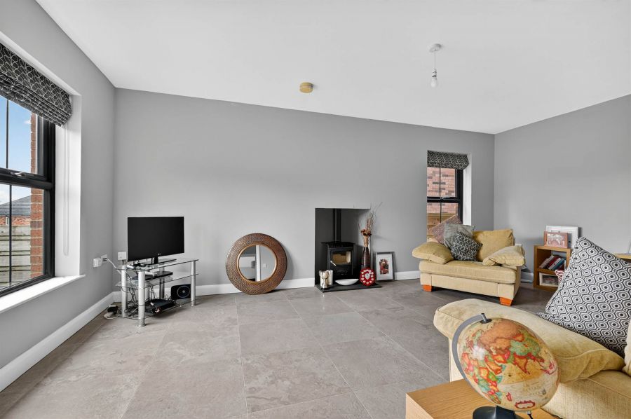 14 Chestnut Lodge
