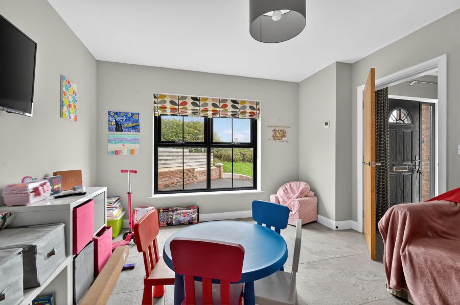 14 Chestnut Lodge