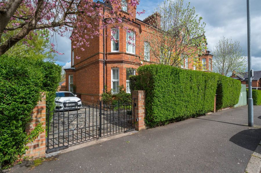 20 Knockbreda Road