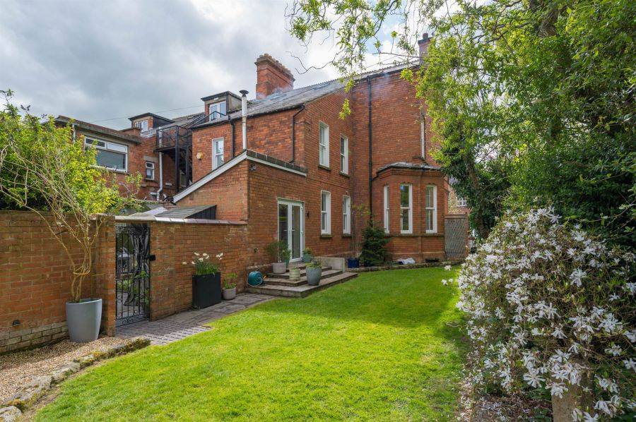 20 Knockbreda Road