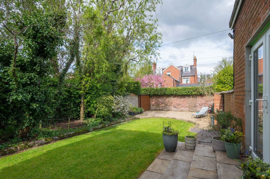 20 Knockbreda Road