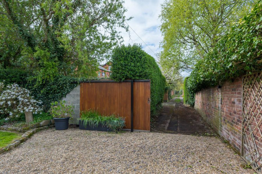 20 Knockbreda Road