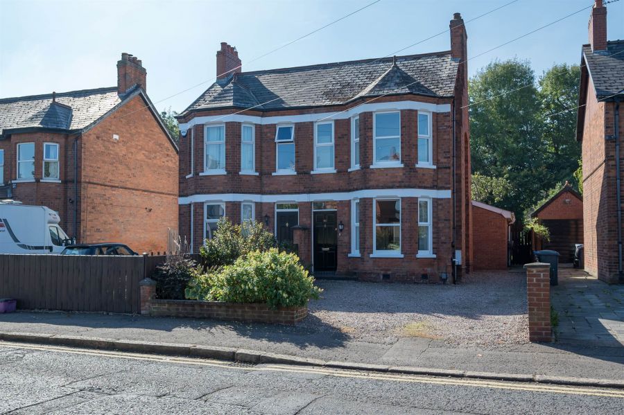 105 Ardenlee Avenue, ravenhill, belfast, BT6 0AD