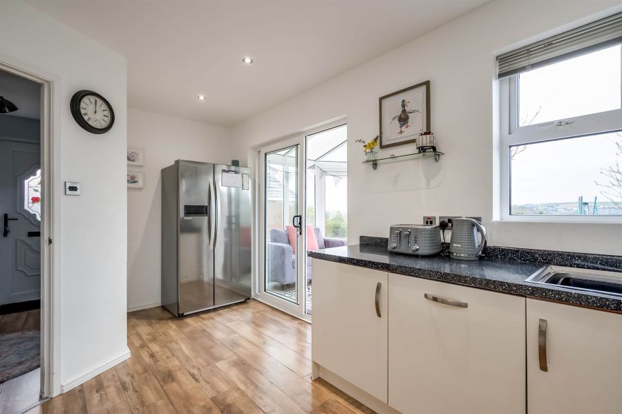 84 Dunlady Manor