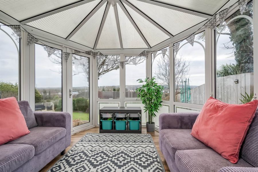 84 Dunlady Manor