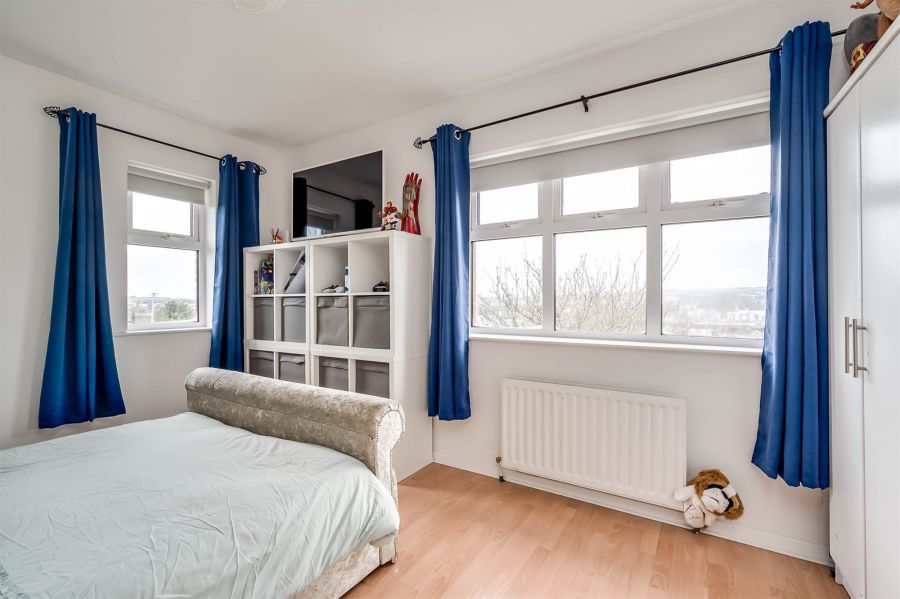 84 Dunlady Manor