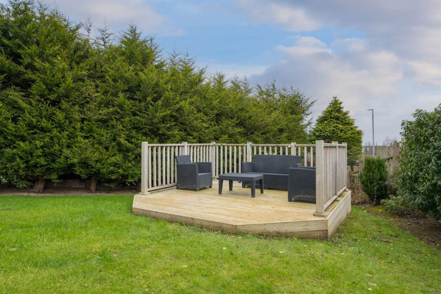 84 Dunlady Manor