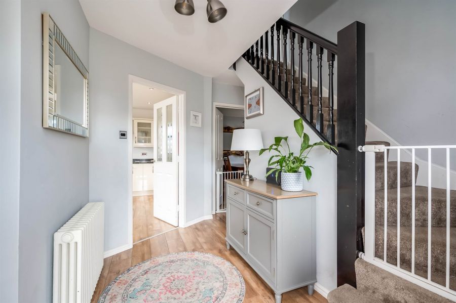 84 Dunlady Manor
