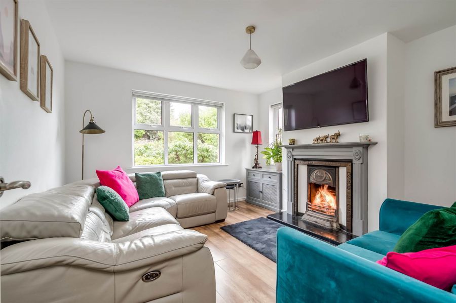 84 Dunlady Manor
