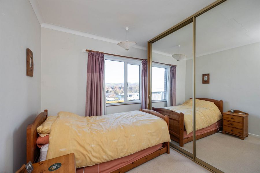 16 Edgcumbe Park