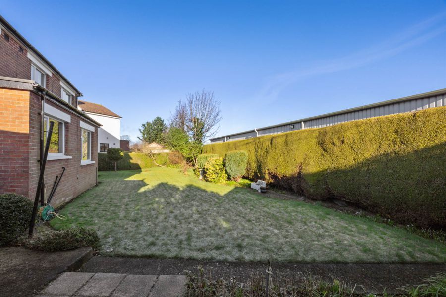 16 Edgcumbe Park