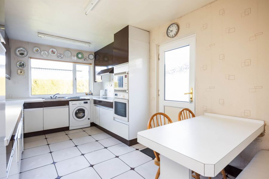 16 Edgcumbe Park