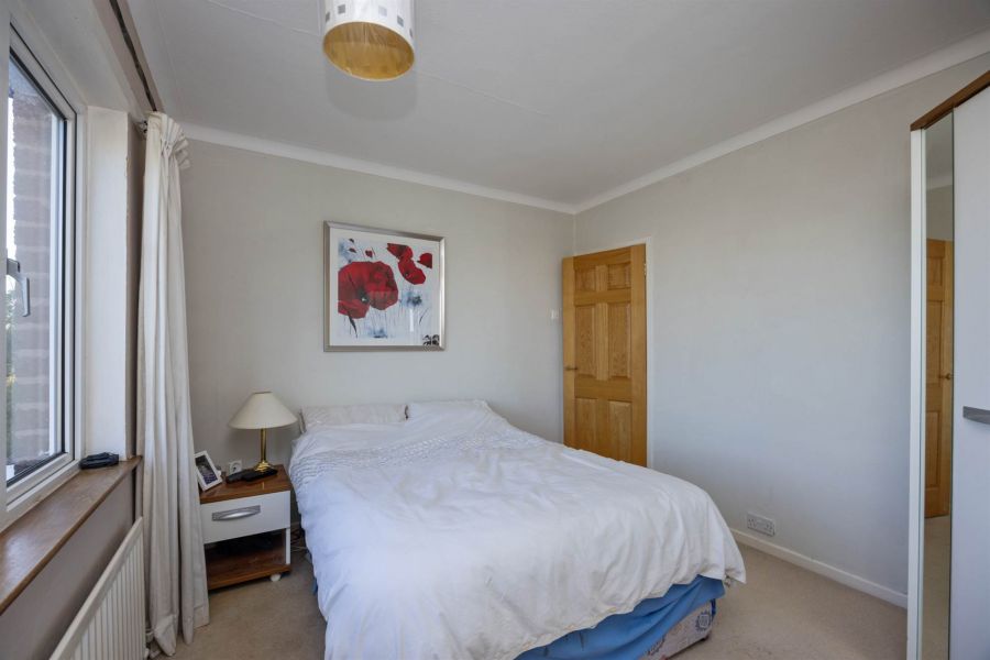 16 Edgcumbe Park