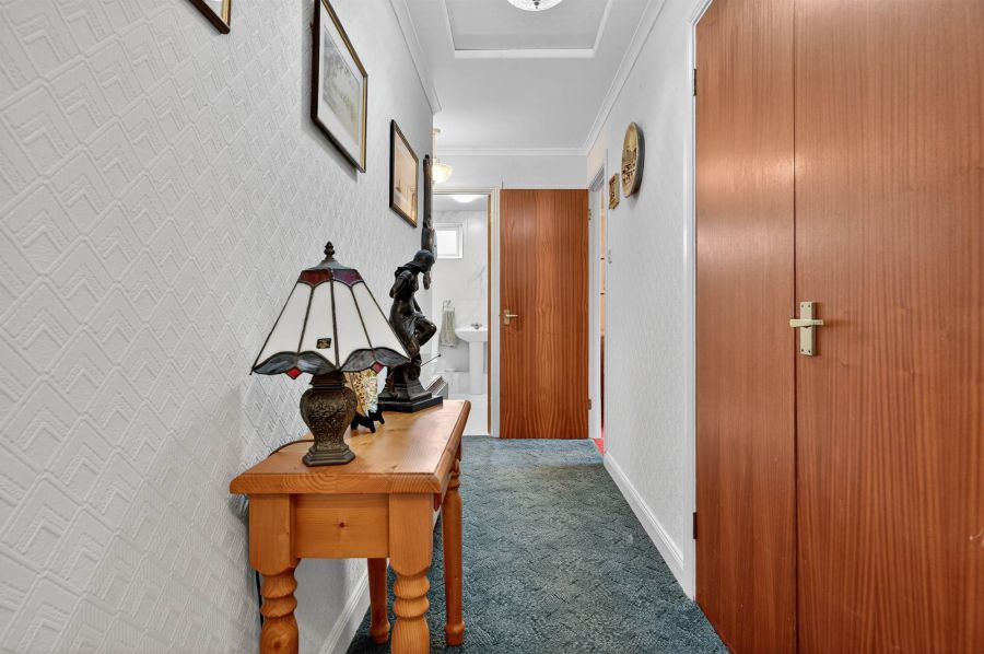 2 Cabin Hill Mews