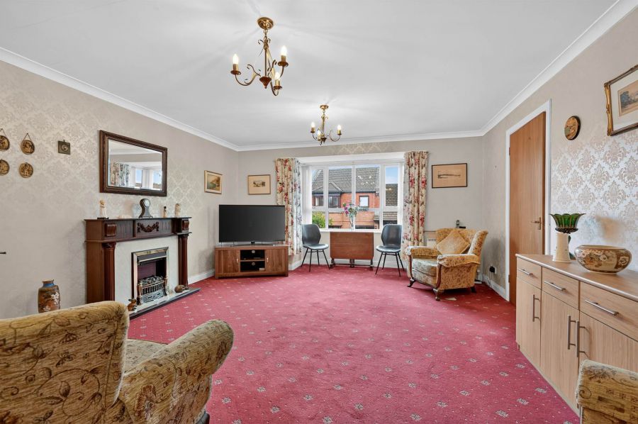 2 Cabin Hill Mews